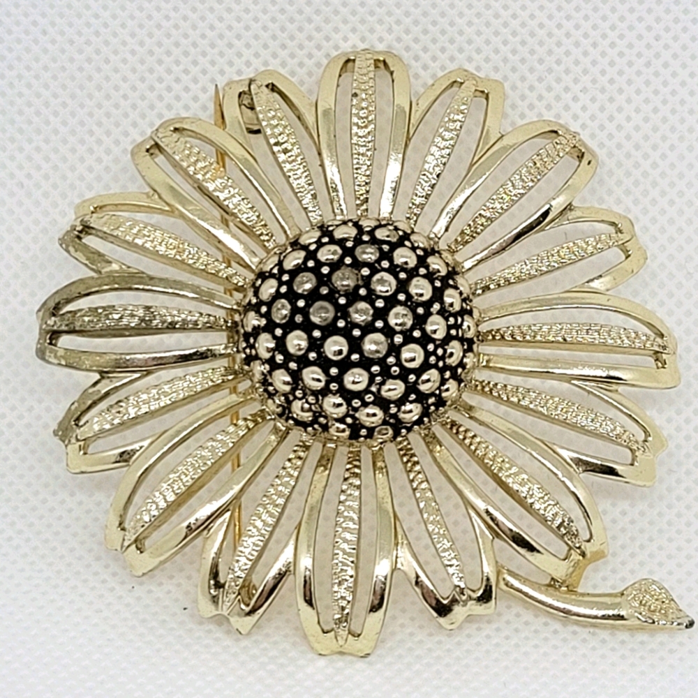Vintage Sarah Coventry Sunflower silver toned